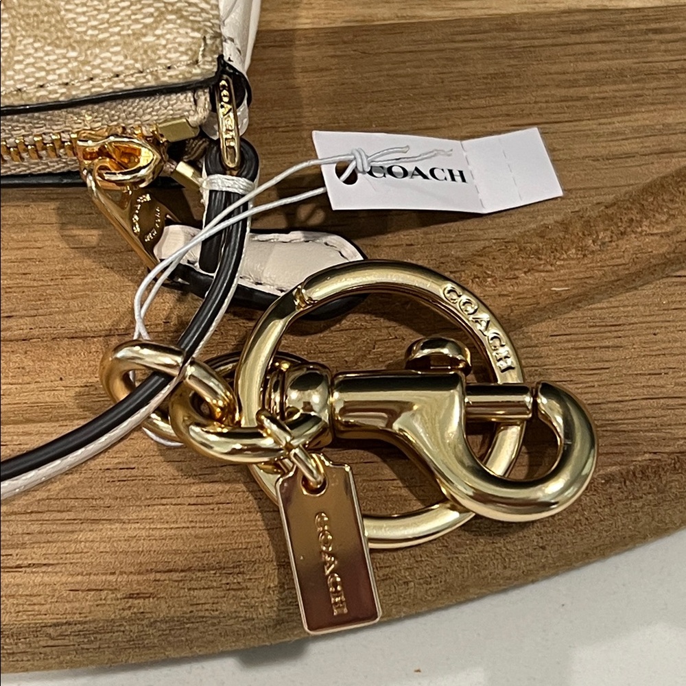 💛NWT Coach Mini Bag Charm - Picture 14 of 16
